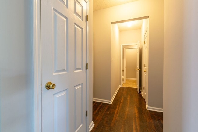 Photo - 4 Bedroom/2.5 Bath Townhouse!