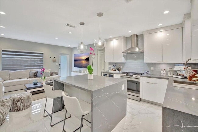 Photo - 828 SW 15th St