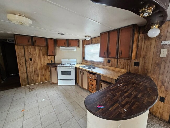 4541 N Old Romero Rd