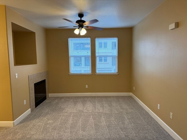 Photo - 1 bedroom Condo at The Phoenician w/ new carpet