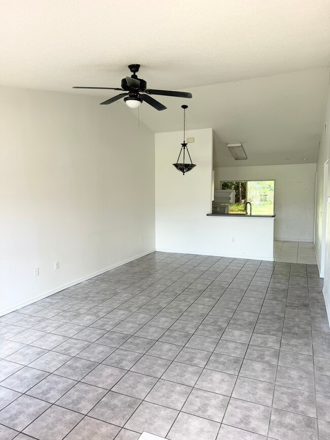 Photo - 33 Flamingwood Ln #B