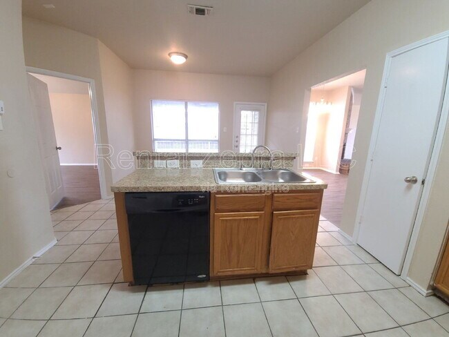 Photo - 787 Catalina Dr