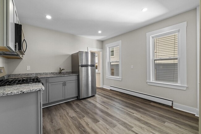 60 Nelson St Unit 3