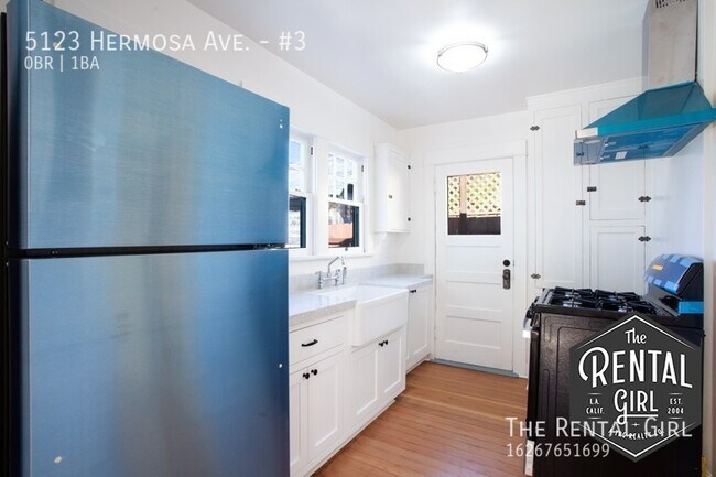 Photo - Classic 1920's Studio W/ Darling Updates |... Unit #3