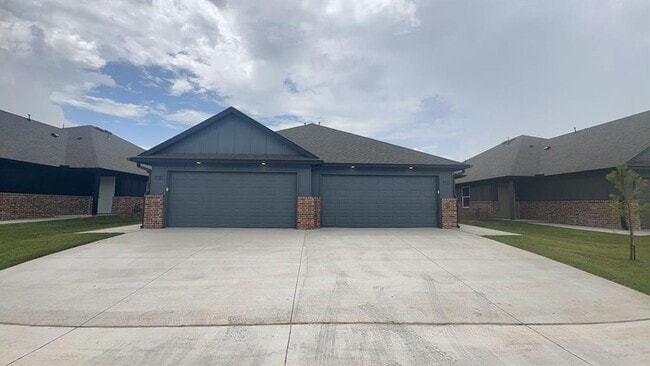Photo - 11513 University Dr