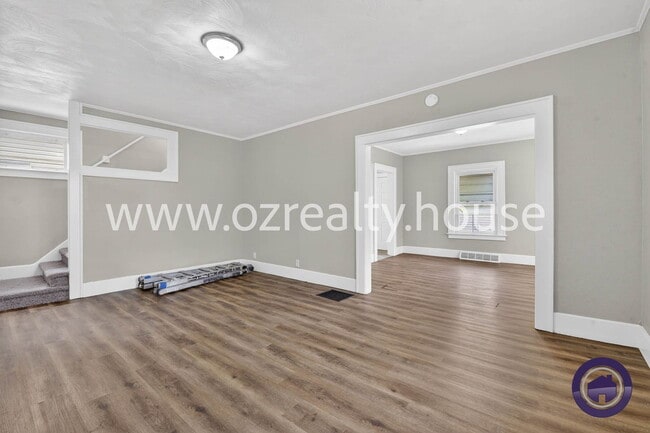 Photo - 3725 Hoiles Ave