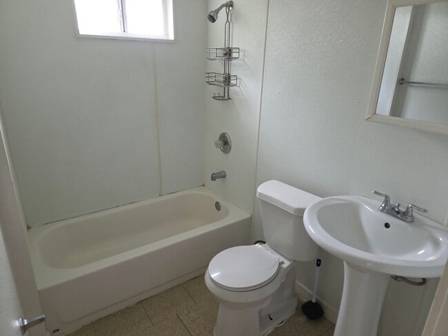 Photo - 1 Bed 1 Bath Near Downtown Unit 1304 1/2