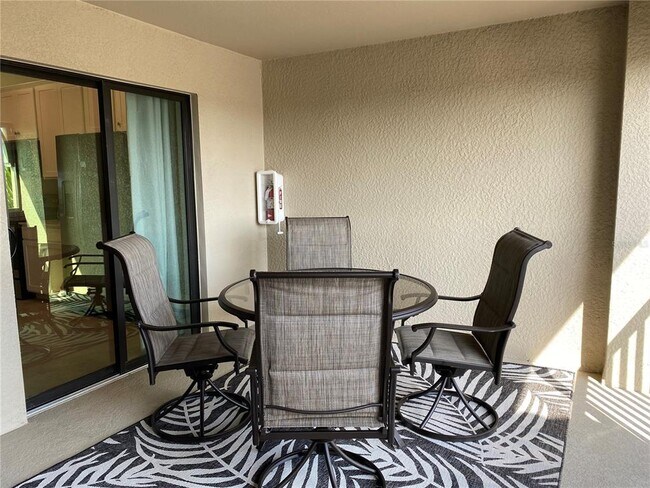 5664 Palmer Cir Unidad 202