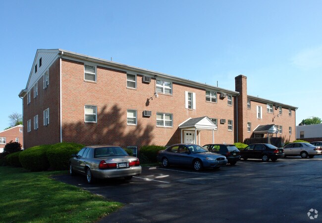 Photo - Norris Hills at Locust Street