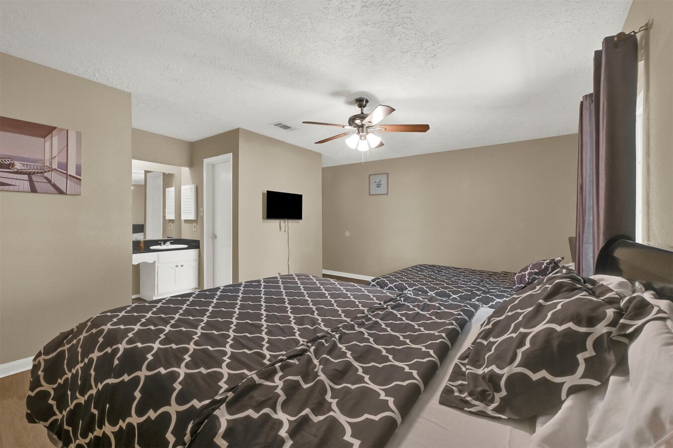 Photo - 14102 Sylvia Dr