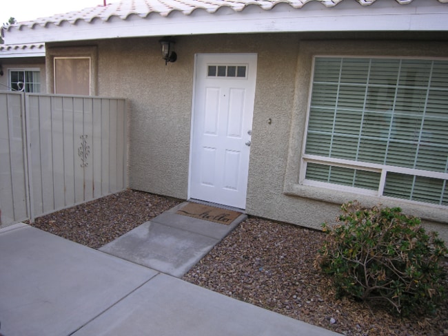 Photo - 110 E Ford Ave