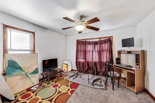 Photo - 2402 S 83rd St