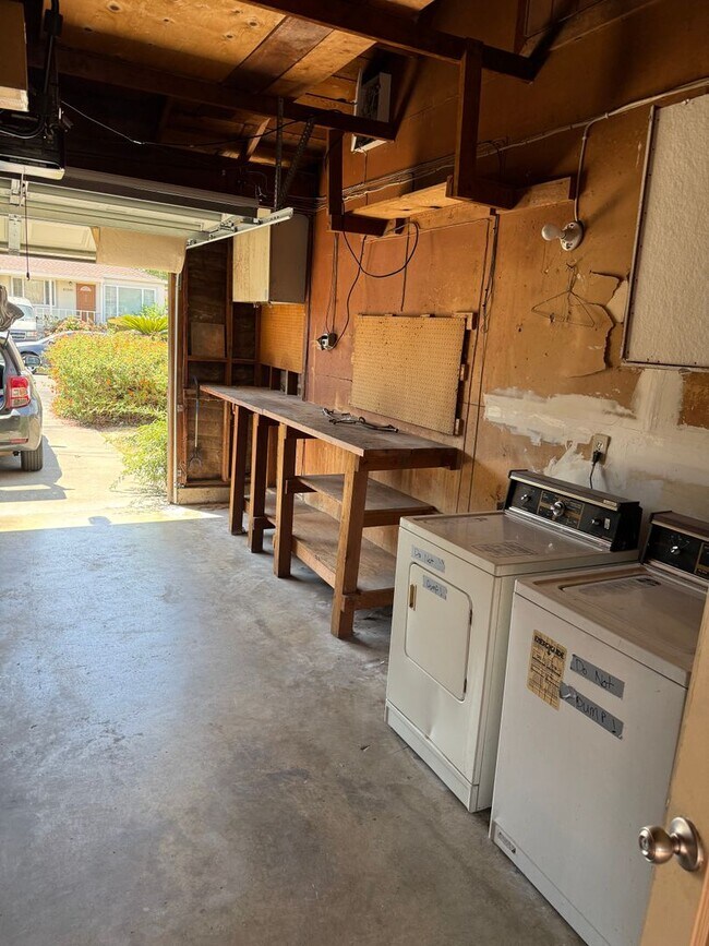 Photo - 41320 Beatrice St