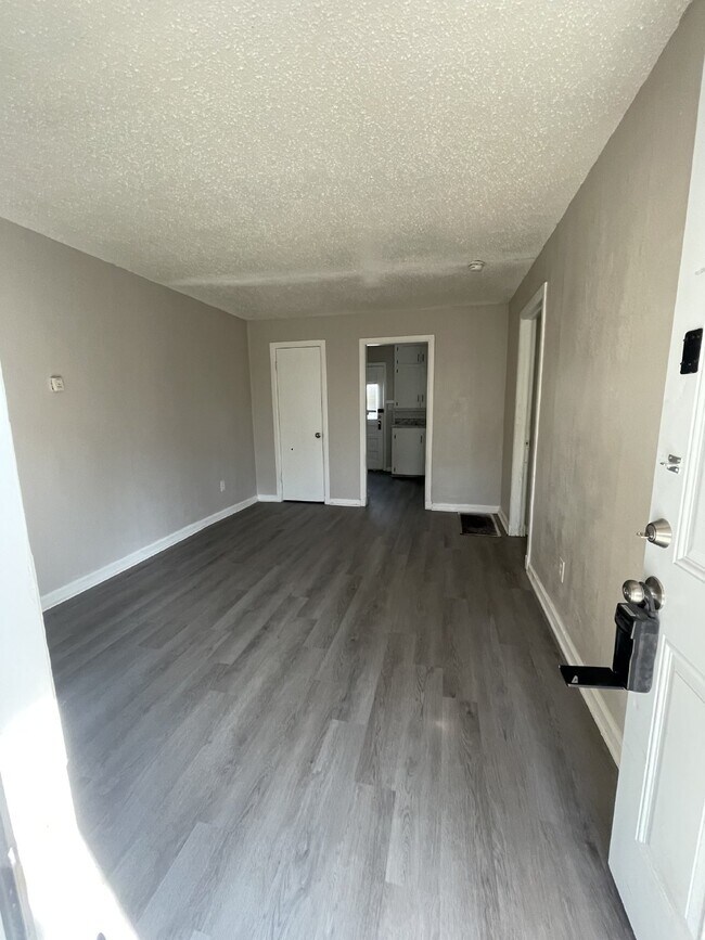 Photo - Spacious 1 Bedroom, 1 Bathroom Apartment- ... Unit 3