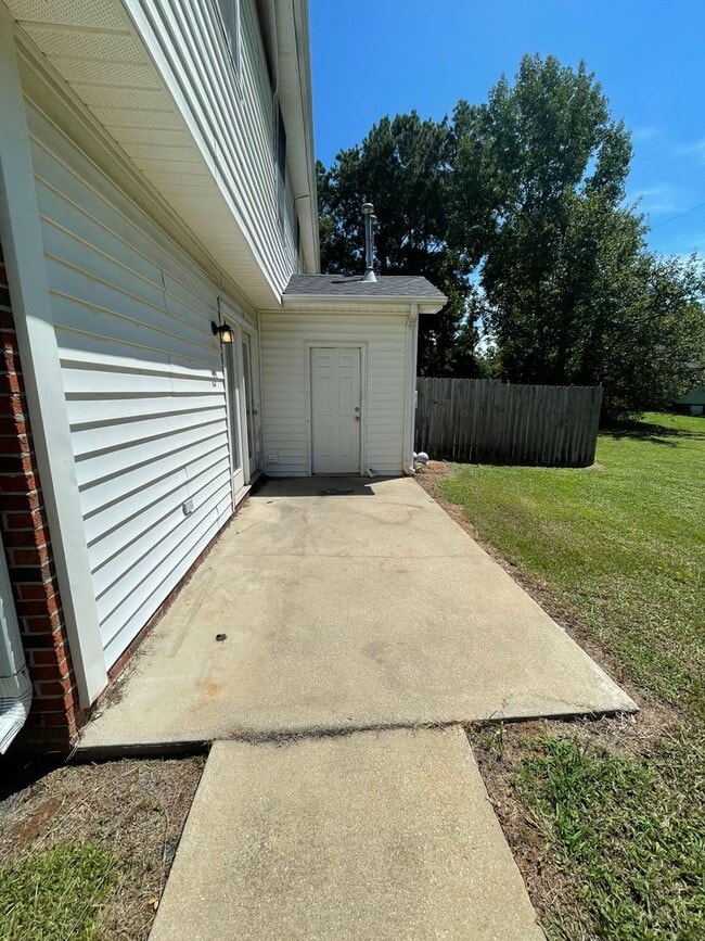 Photo - 3 Bedroom 2.5 Bath Townhome Located in Fountain Inn!!! Just minutes from the Downtown Area!