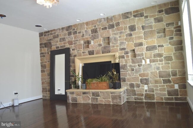 Photo - 4967 Windpower Way