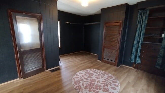 Photo - 226 Beaver Ave NE