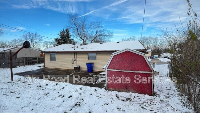 Photo - 425 Smalley Blvd