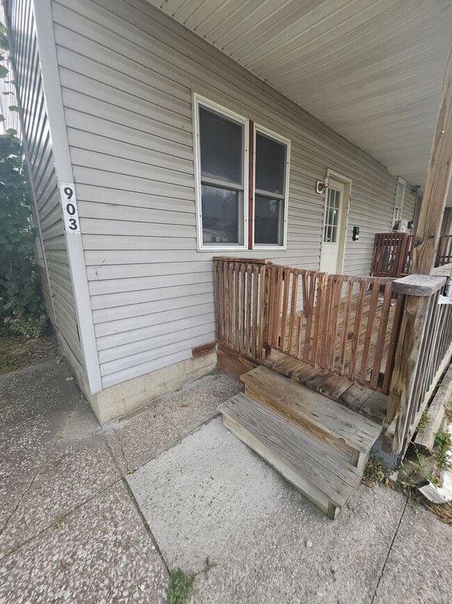 Photo - 903 W 4th St Unit 903 W 4th St #1