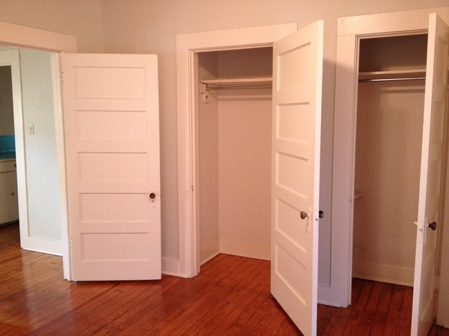 Building Photo - 505 Wilmington Ave Unit B