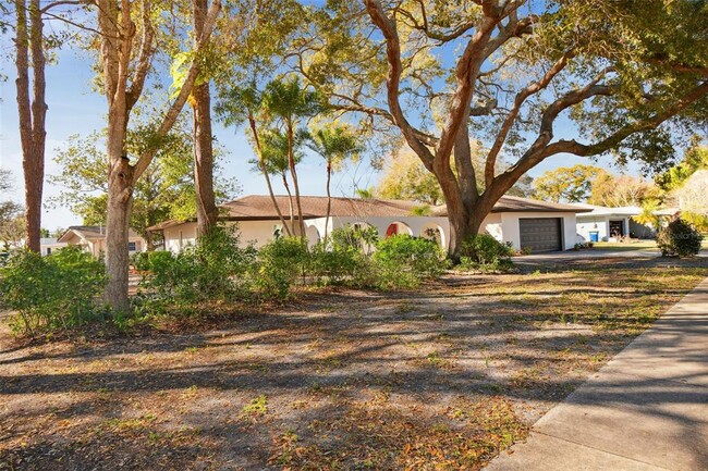 Photo - 570 Casler Ave