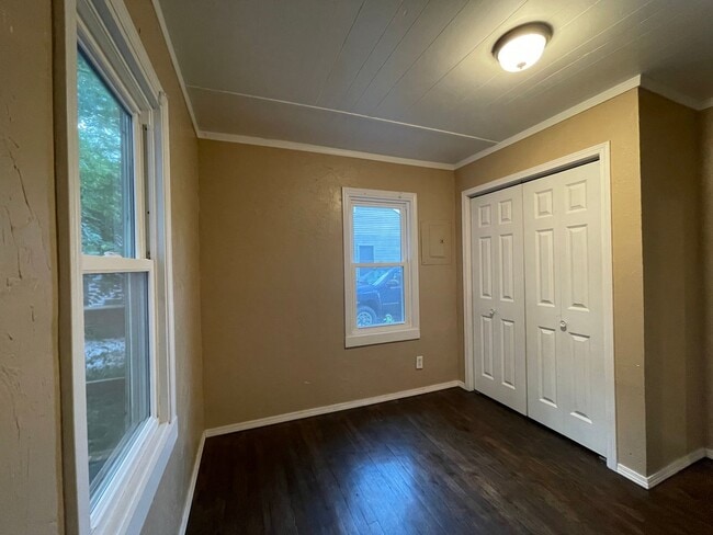 Photo - Cute, Clean & in Great Neighborhood!