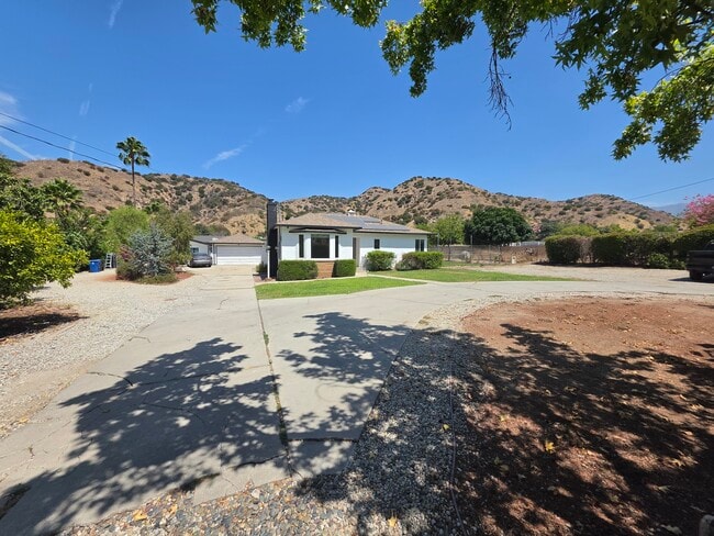 Photo - 9805 La Tuna Canyon Rd