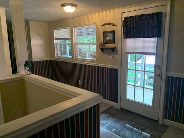 Entrance area/Outside deck - 85 Conservative Ln Unit Upstairs effeciency