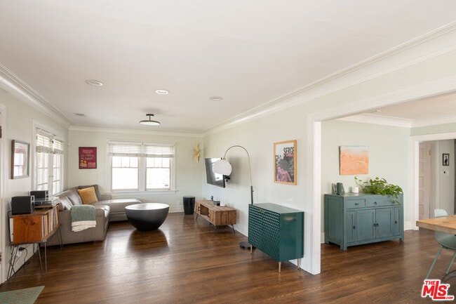 Photo - 5742 6th Ave