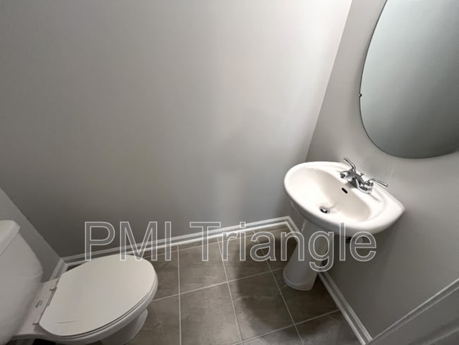 Photo - 272 Shingle Oak Rd