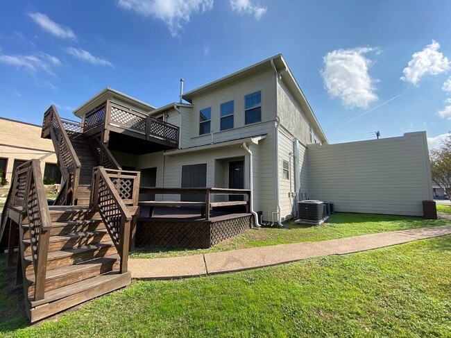 Photo - 329 E Washington Ave