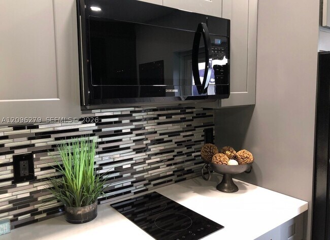 118 NW 35th St