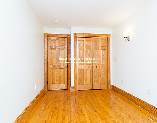 Photo - 46 Garden St Unit 1