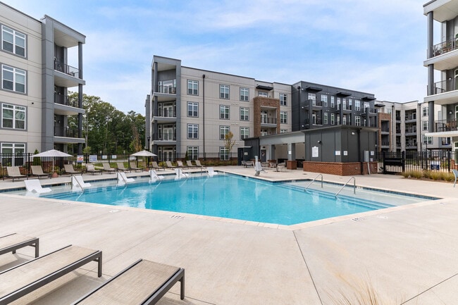 The Leo LoSo apartments — community photo