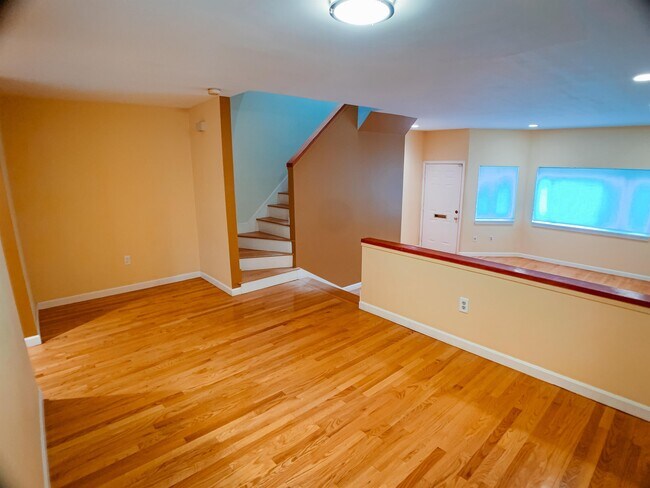 Photo - 214 Perham St