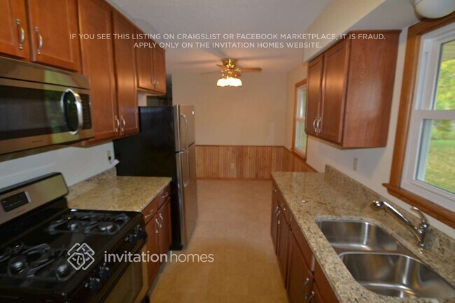 Photo - 10142 99th Pl N