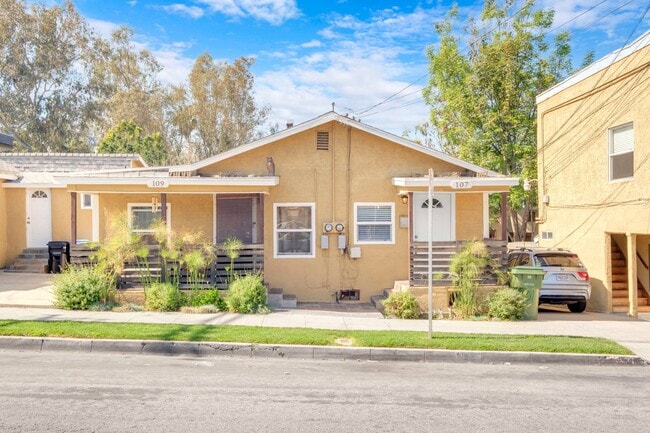 Building Photo - Bungalow style apartment on a quiet property is now available! Unit 107 S Dacotah