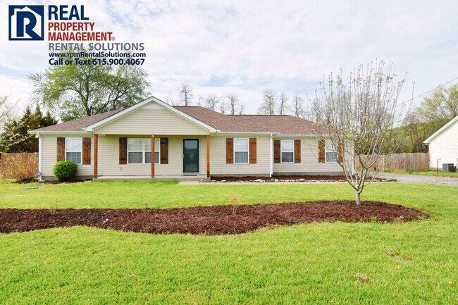 Building Photo - Adorable 3 bedroom home in Murfreesboro! Attached garage and fenced in yard!
