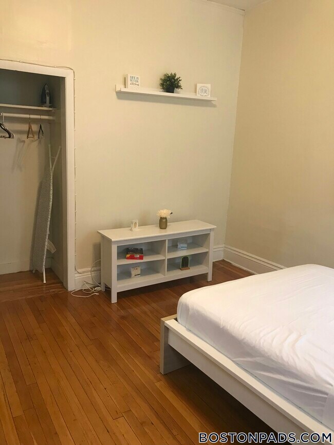 Photo - 126 Warren St Unidad 14