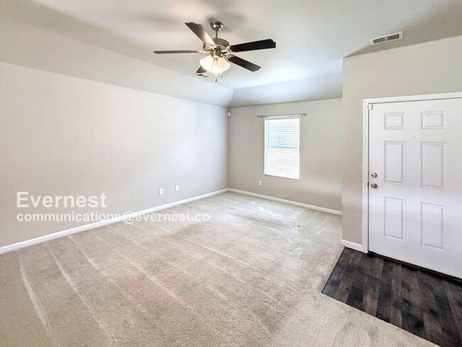 Photo - 192 Stonebriar Dr