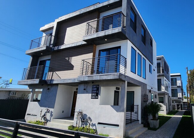 Photo - 1311 N Harvard Blvd