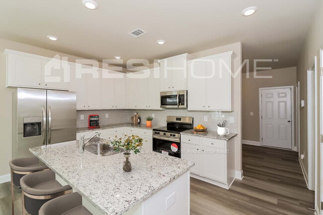 147 Rockaway Dr N