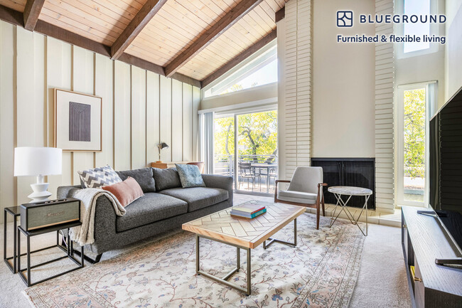 Building Photo - 243 Acalanes Dr Rental