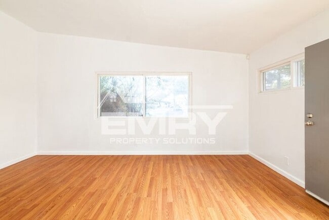 Photo - 1 Bedroom Apartment Move in Ready Inglewood CA 90303