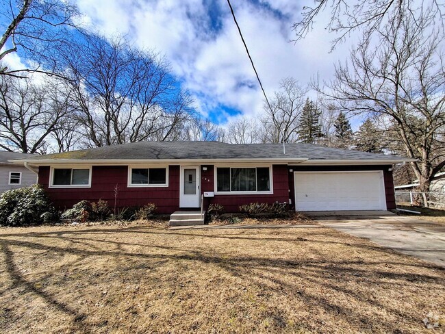 Building Photo - Four Bedroom Home in Battle Creek