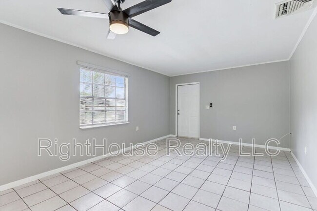 Photo - 907 Center Ave Unit Apt 5
