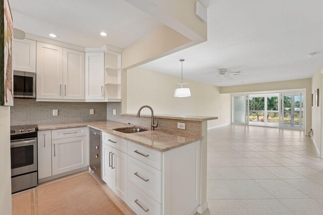 Photo - 1080 Mahogany Way Unit 204