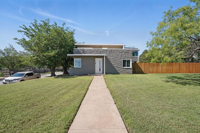 Photo - 702 E N 10th St House