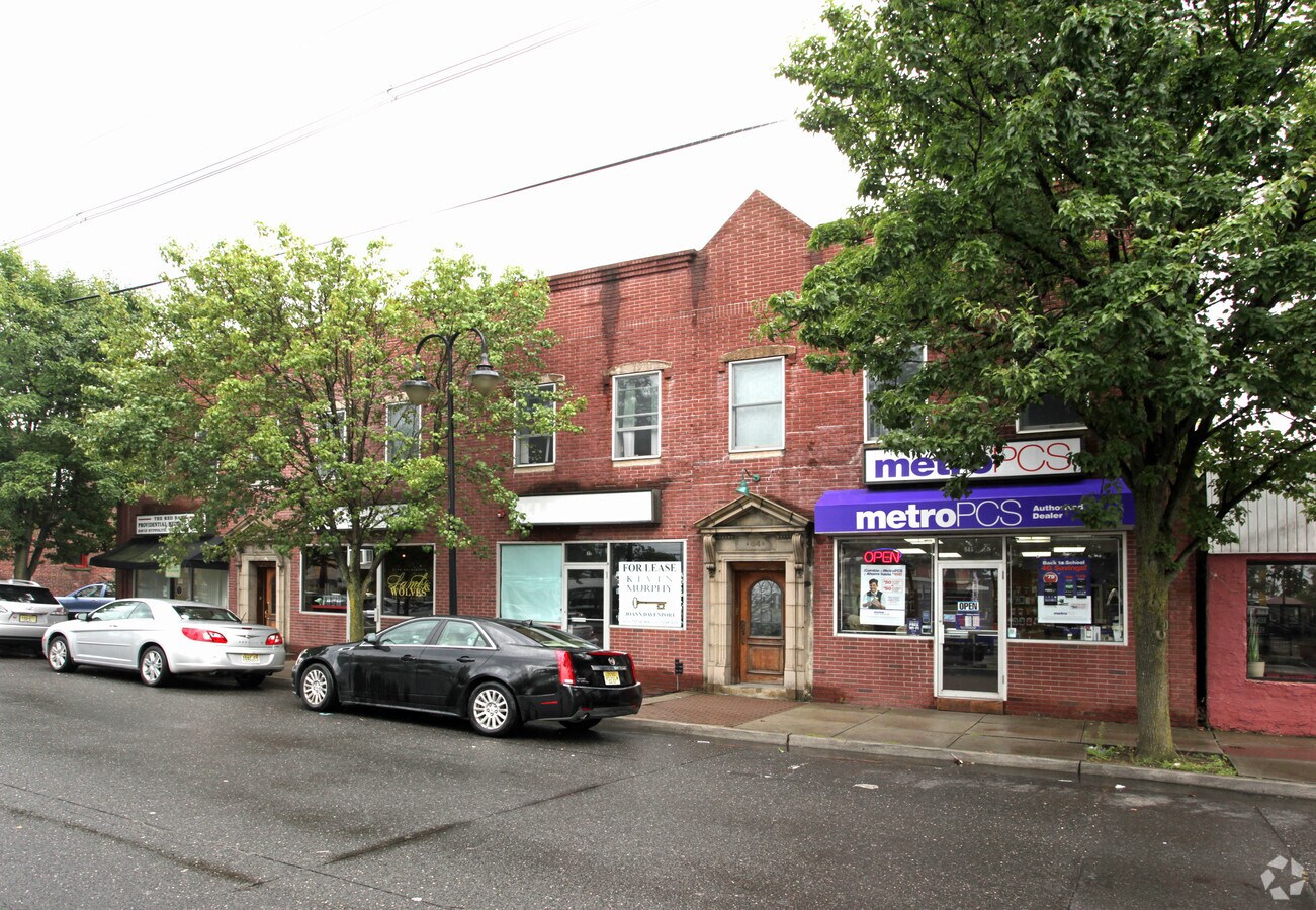 Photo - 64-66 Bridge Ave