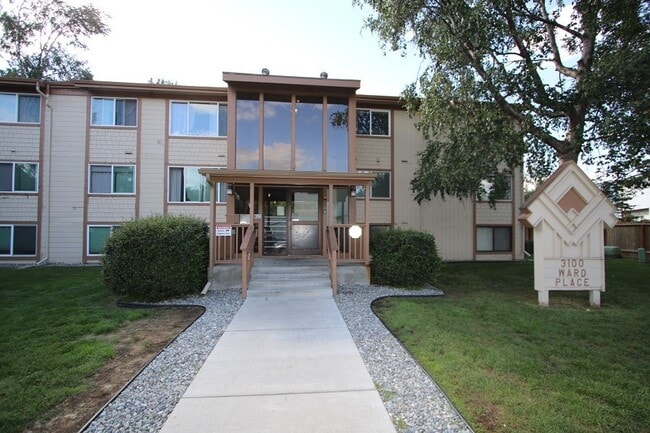 Building Photo - 1 Bed, 1 Bath Condo in West Anchorage! Unit 15